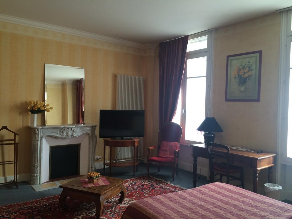 Charleville-Mézières Hotel De Paris מראה חיצוני תמונה
