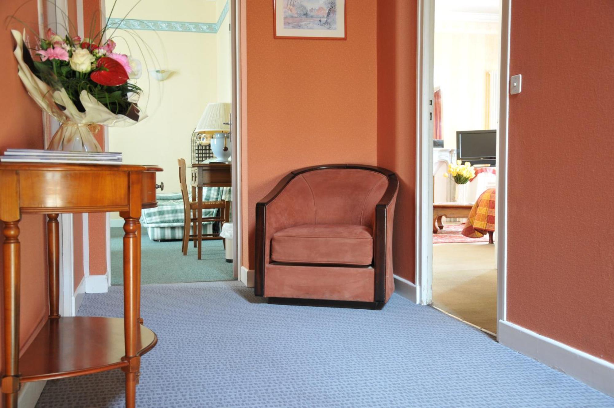 Charleville-Mézières Hotel De Paris מראה חיצוני תמונה