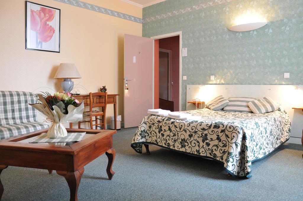 Charleville-Mézières Hotel De Paris מראה חיצוני תמונה