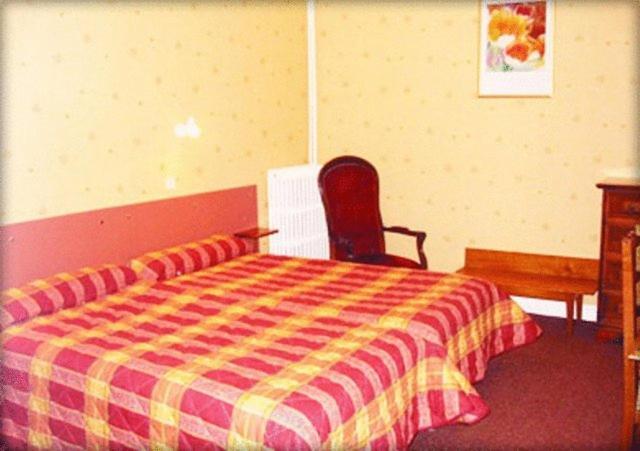 Charleville-Mézières Hotel De Paris חדר תמונה